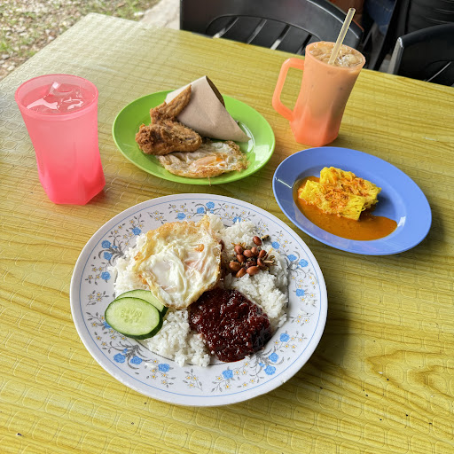 Warung Dak Ayu Dak Senah