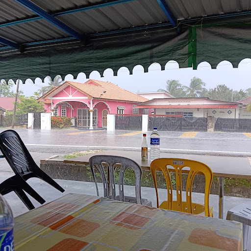 Sarapan Pagi Terbaik di Kampung Ayer Molek 6 Warung Nurunnisah