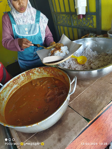 CIK MAH NASI BERLAUK