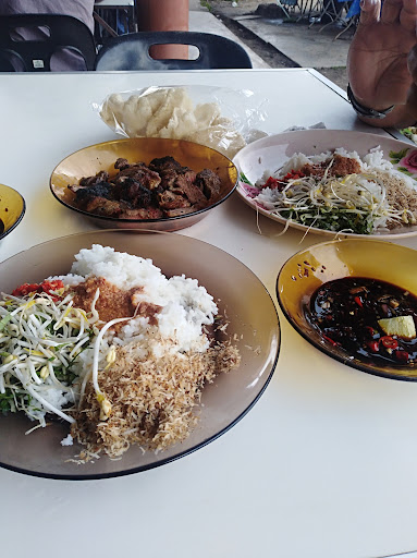 Abe Yie Nasi Kerabu Daging Bakar