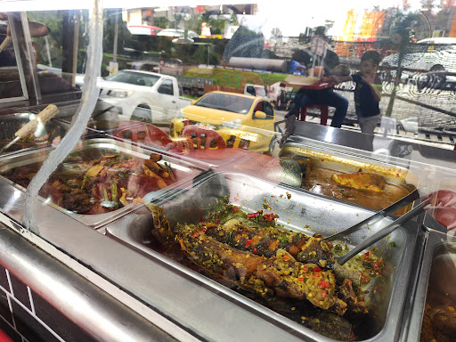 Warung Family Ross