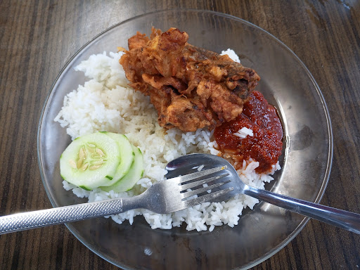 Warung Sarapan Pagi Bawah Pokok