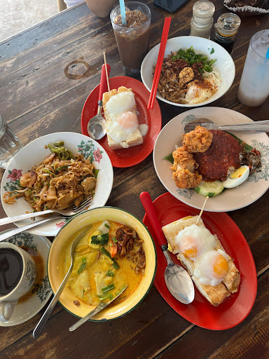 Makan Pagi Oleh Fizzy Cafe