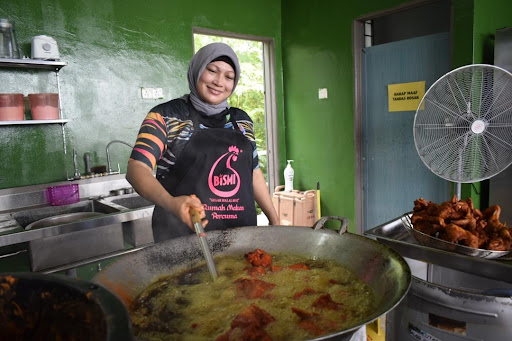 Sarapan Pagi Terbaik di Simpang Empat 5 Rumah Makan Percuma by Ayam Bismi