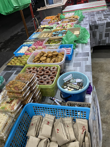 Gerai Maklang kuih muih Dan nasik lemak