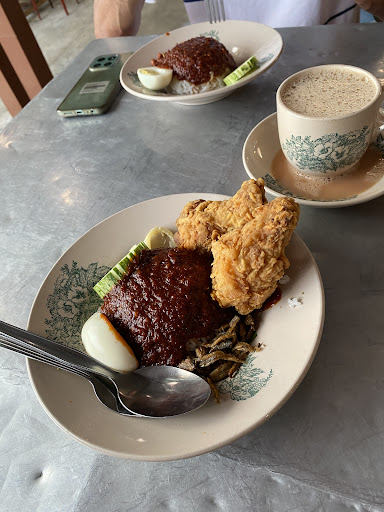 Makan Pagi Oleh Fizzy Cafe