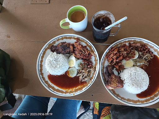 Sarapan Pagi Terbaik di Pantai Cenang 7 Warong 19
