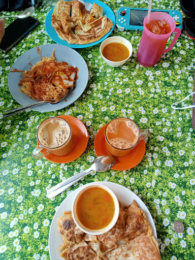 Gerai Lan Yati Roti Canai Beratur
