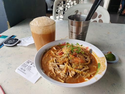 Mom's Laksa Kopitiam