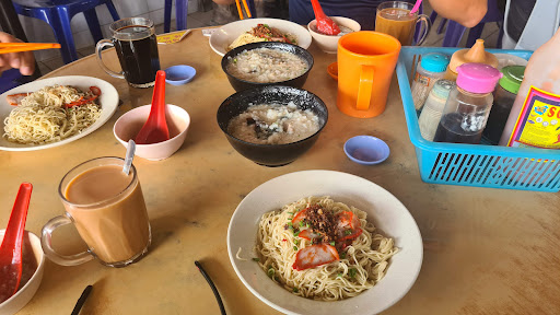 Sarapan Pagi Enak di Lawas: Tempat Terbaik untuk Menikmatinya 9 New Wan Wan Cafe (新旺旺茶室)