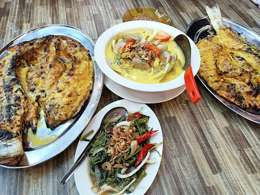Dhiya Ikan Bakar & Seafood 1 Dhiya Ikan Bakar & Seafood