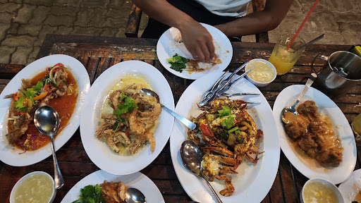 Kampung Kelapa Restaurant, Kudat, Sabah. 1 Kampung Kelapa Restaurant, Kudat, Sabah.