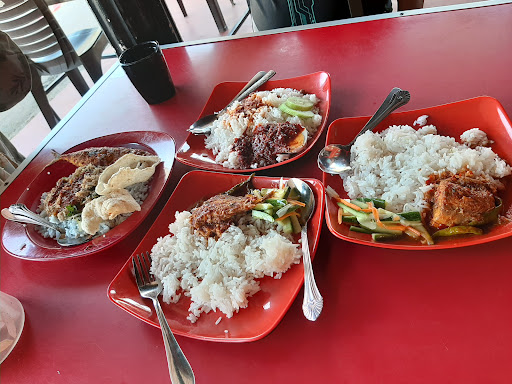 Kedai Yah Hj. Li Nasi Dagang