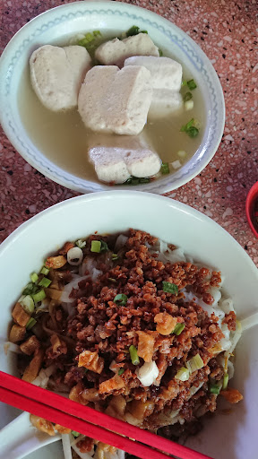 KEDAI MAKAN BELAKANG BANGUNAN RISDA