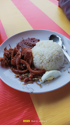 Warong mak ngah salmi (sarapan pagi)