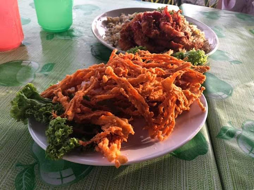 Kedai Makan Sarang Burung