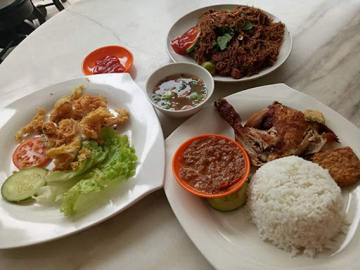 Sarapan Pagi Terbaik di Kampung Simpang Renggam 6 Restoran Jumaat