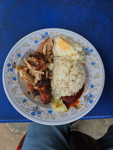 Nasi lemak Kak Leha