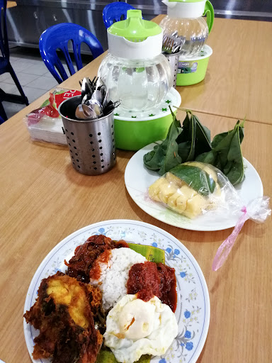 Nasi Lemak Daun Pisang Kak Dee