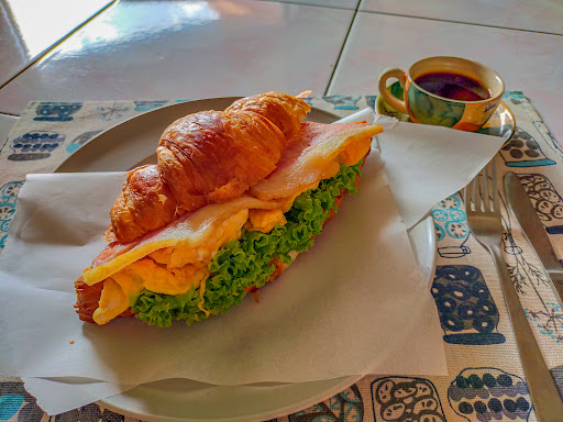 Croissant & Breakfast