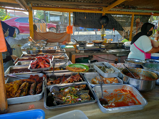 Warung Kuning Kak Zura