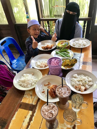 Kedai Makan Ustaz (Merchang)