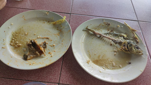 Nasi Berlauk Orang Kampung