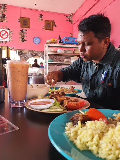 KOPITIAM PAKA by Fendy Kadir