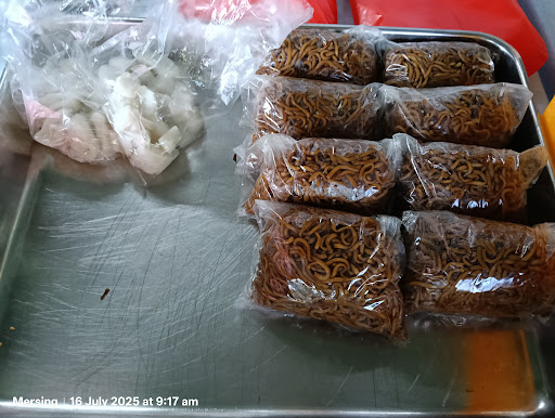 Mersing牛车档白粥叉烧角