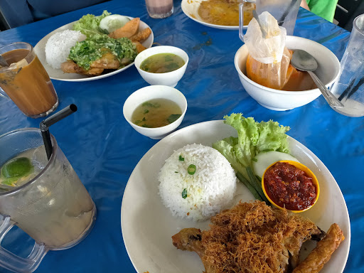 Warung Uncle Man Muar