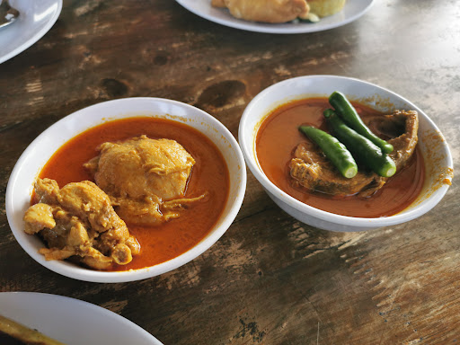 Nasi Dagang Pak Malau