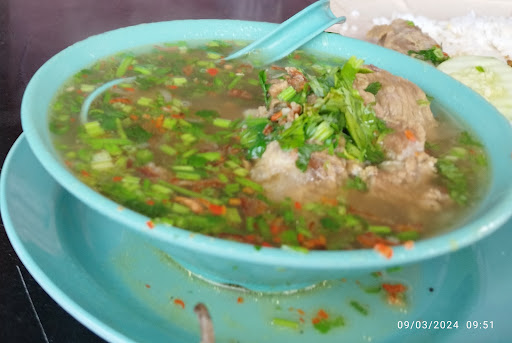 Kedai Makan Pak Wee Crane